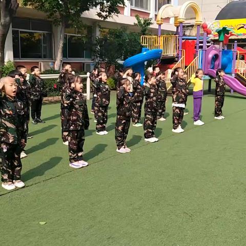 寿光市爱心幼儿园大二班娃娃兵课