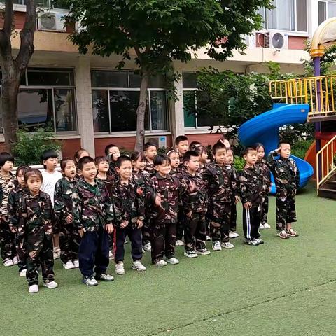 寿光市爱心幼儿园大二班娃娃兵课