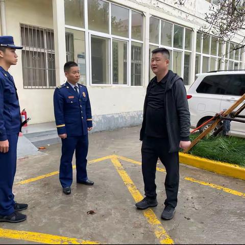 马海洋副支队长一行深入上林街道消防所检查指导工作