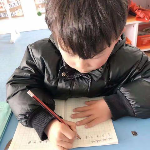 金太阳幼儿园-果（二）班-“拒绝拖拉”的好习惯养成