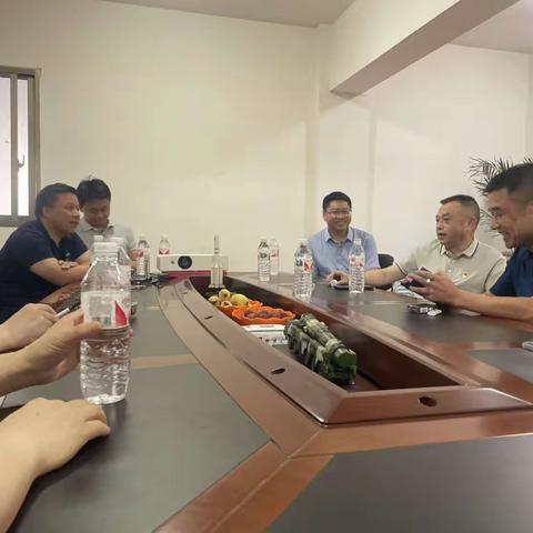 花溪行机构部总经理周总一行深入贵阳华丰航空企业实地调研