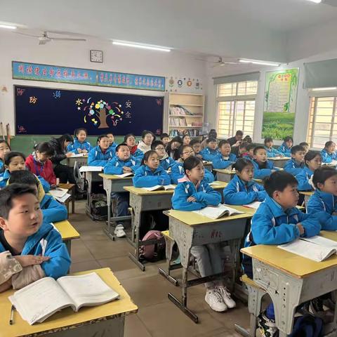 “以研促教，共同成长”——淮河镇小学