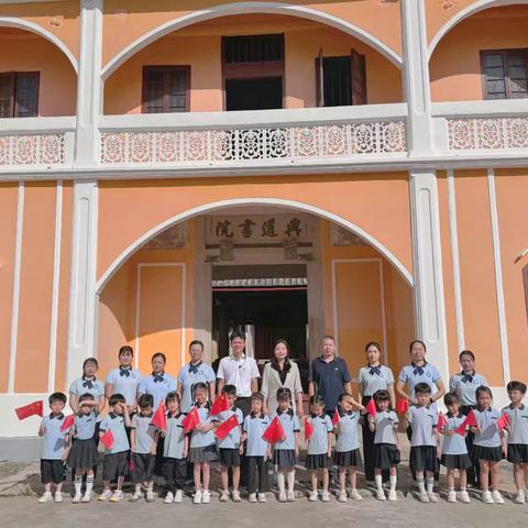 稚子颂祖国，红色润童心 ﻿——揭西县棉湖镇新湖幼儿园 ﻿国庆节系列活动