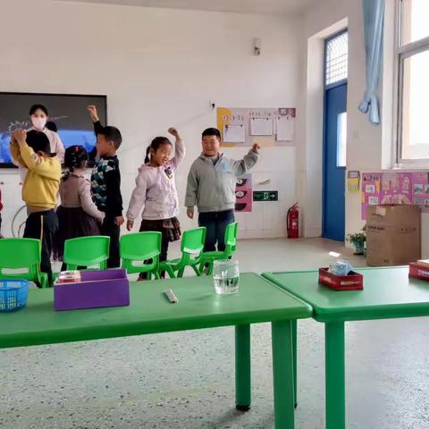 尹集镇中心幼儿园北李大班科学领域集体教学活动《有趣的转动》