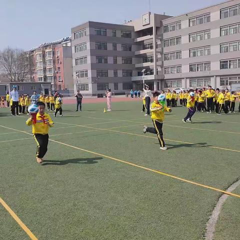 阳光体育强体魄，活力飞扬展风采——辽阳市第六中学小学部开展活力少年阳光体育活动（副本）