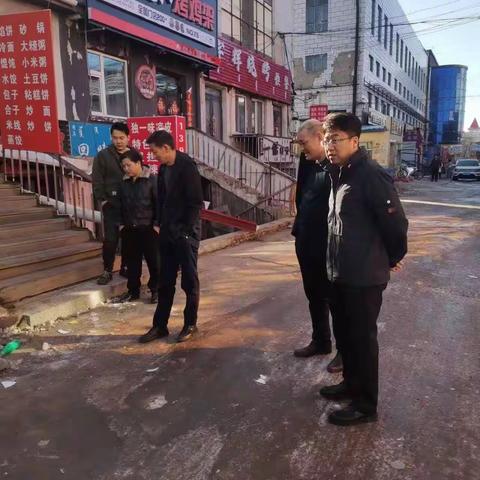 根河市河东街道办事处龙凤大厦工作组安全意识不放松！