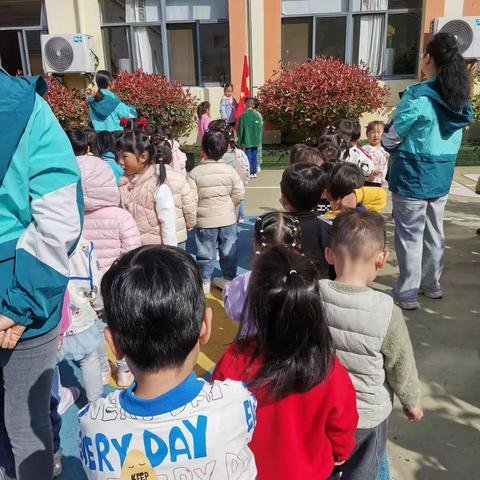 杭州市临安区小龙人幼儿园托一班第十周——一周精彩回顾