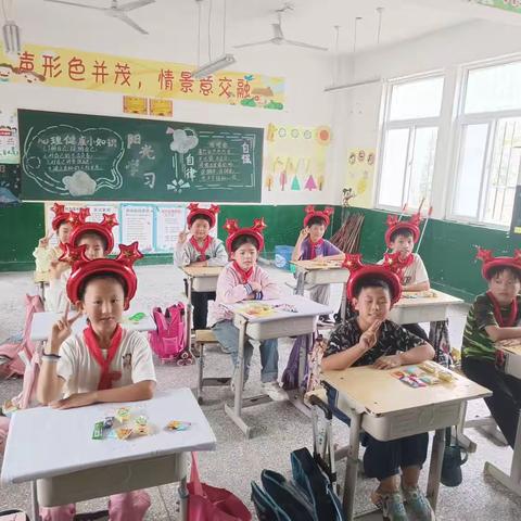 【喜迎中秋 欢度国庆】——豆东小学四年级全体师生为祖国母亲献礼