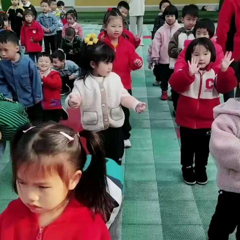 新城中心幼儿园中四班3月精彩片段