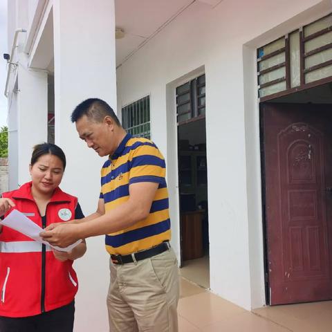 新龙镇网格员开展“扫黄打非”宣传