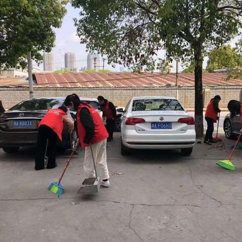 【左家塘街道长钢社区】志愿参与创文明  扫路清堆迎蓝天