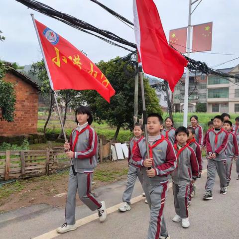 “青山藏忠骨，清明祭英烈”——小璜小学开展清明祭英烈活动