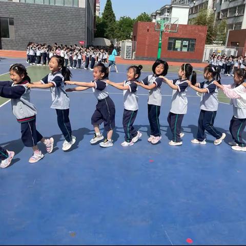 一五班“游艺童年”活动