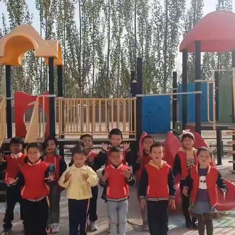 英艾日克乡第二中心幼儿园第六周的教学活动记录