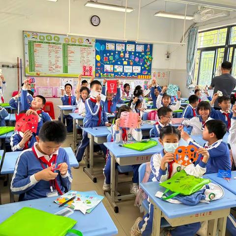 三年二班第十周班级小结