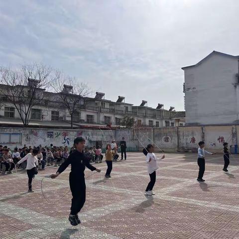 “绳”彩飞扬，跳动童年一白店乡潘店小学跳绳比赛