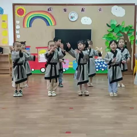 展现自我❤️收获成长——华师翰林城幼儿园暑假班期末汇报演出