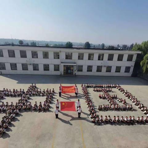 普天同庆，落实大思政教育，根植情怀，双节校家国同入——大杨官营小学双节活动之国庆篇