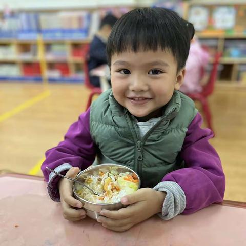 云南师范大学附属官渡幼儿园小一班美食分享