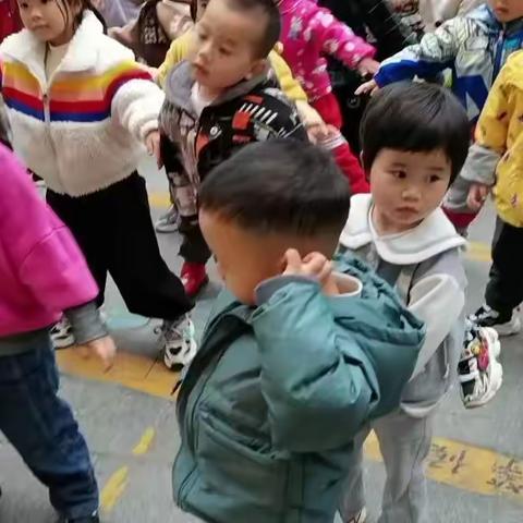 思南县乌江二桥幼儿园小一班3月成长记录