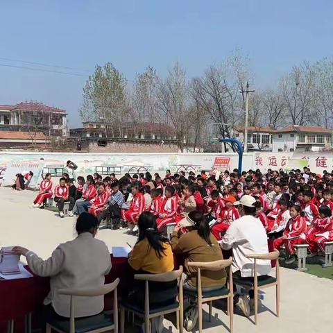 钱店李庄小学举行“争做新时代好少年，让雷锋精神代代相传”演讲比赛活动