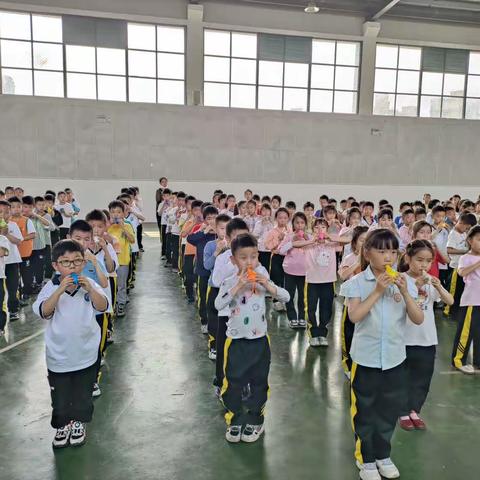 学行走之礼，做灯塔少年———小溪塔二小学生行为规范训练系列