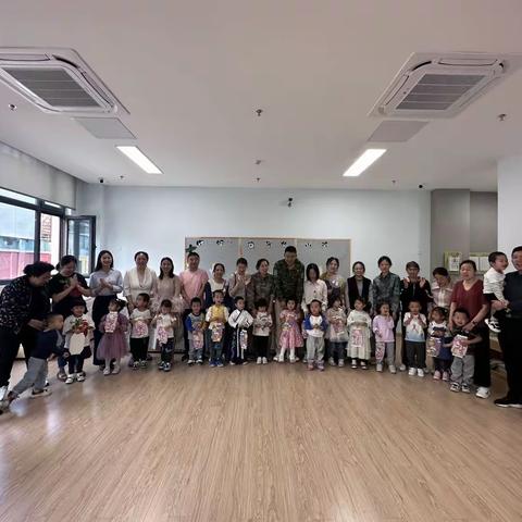 火箭军东风幼儿园豆五班“庆祖国华诞、迎中秋佳节”半日活动