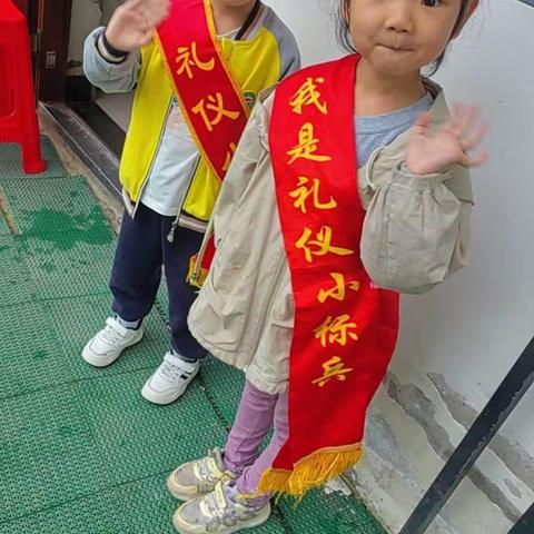 蓝天幼儿园大二班十月精彩瞬间