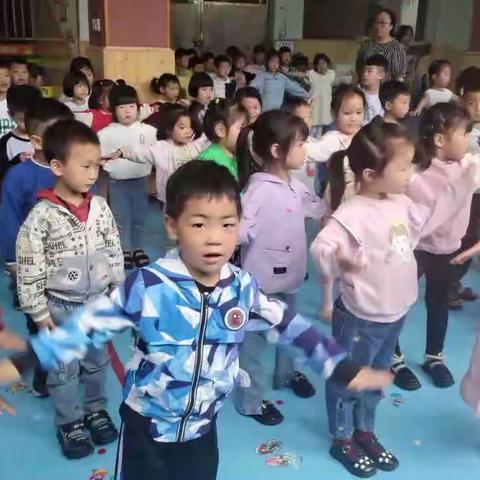 莲湖镇阳光幼儿园中班第十七周成长碎片