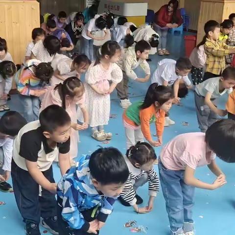 连湖镇阳光幼儿园第十八周快乐时光