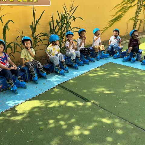 九府新城幼儿园中一班轮滑小健将，即刻出发💪💪 💪