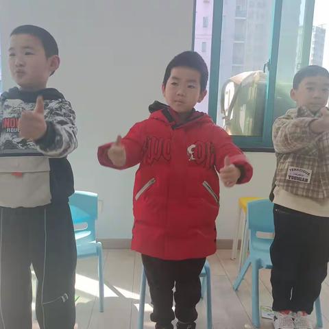 朗艺小主持2023.4.2基础(21)班学习内容1.口部操2.学《我爱幼儿园》二3.排练节目4.录音