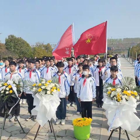 蒙城中学组织开展清明祭扫烈士陵园教育实践活动