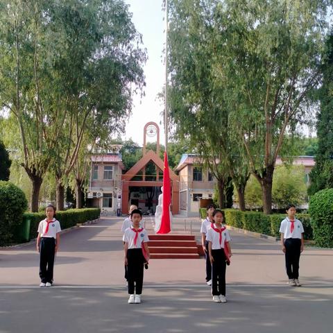 阳光心理 健康人生——绛县第二实验小学校主题升旗仪式