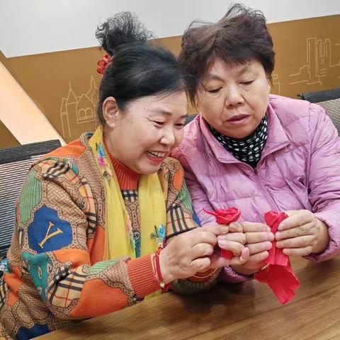 【益同乐】巧手慧心 乐享生活——大观园街道社工站开展老年人手工兴趣小组活动