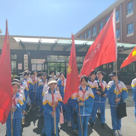 密山市逸夫小学开展植树节活动