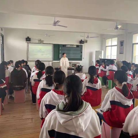 人间三月花开艳              音乐教研展新篇