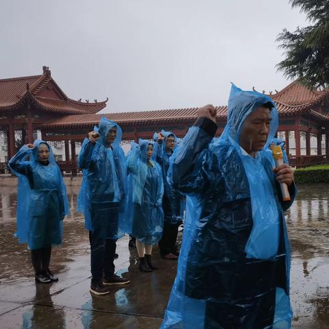 商城县住建局开展“缅怀革命先烈，弘扬民族精神”主题党日活动