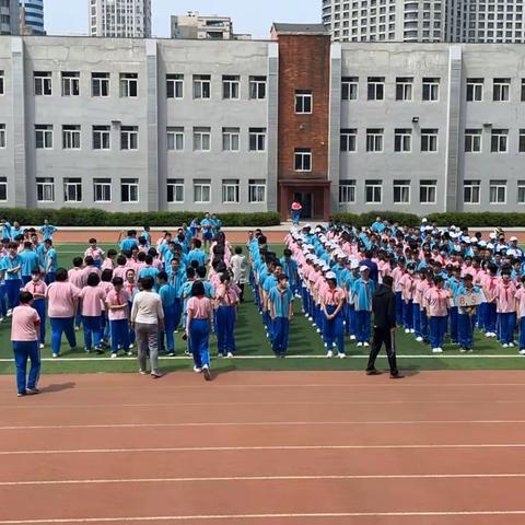 “飞扬的少年”     ——   抚顺市第五十中学八年级篮球、排球技能赛开幕式顺利举行