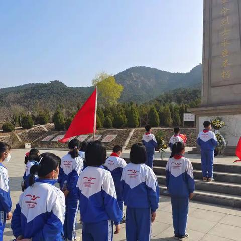 清明祭英烈 红色精神代代传