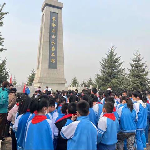 2023年4月3日，吉林市昌邑区土城子满族朝鲜族乡中心小学校进行“清明祭英烈”祭扫活动