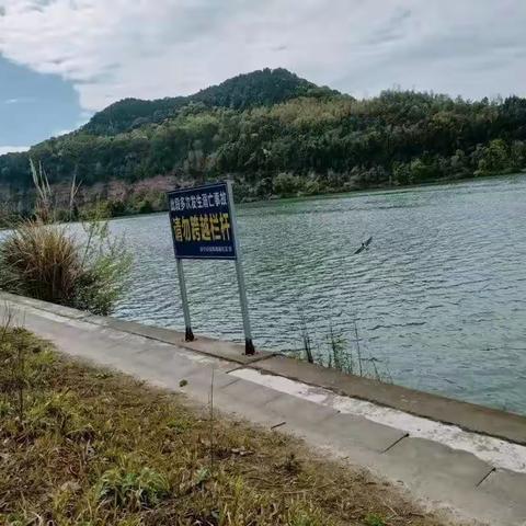 萝藤小学温馨提醒：预防溺水，警钟长鸣！