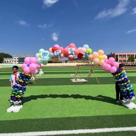 “跳蚤市场    欢乐来袭”莒南县朱芦镇中心小学