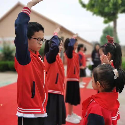 学习二十大，争做好队员——沂塘小学少先队员分批入队仪式