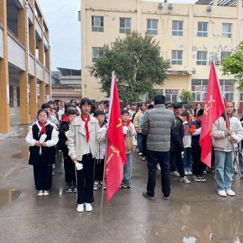 缅怀先烈，祭奠英雄——三阳小学清明节活动