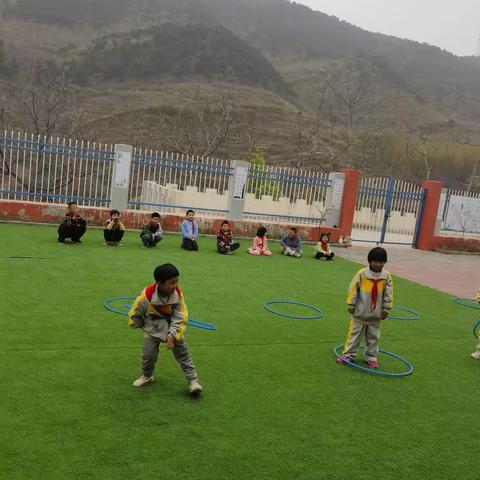 东西岭小学“趣味运动会”