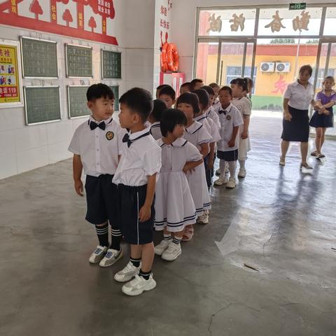 初遇小学，衔接美好---王庄小学附属幼儿园走进王庄小学主题活动