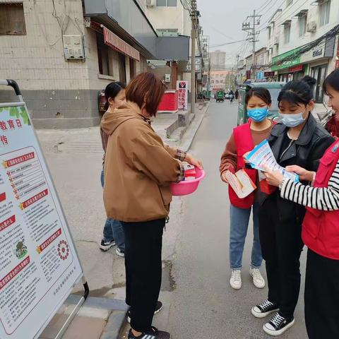 金耀街道“一中心四平台”：网格员积极参与开展法治教育宣传活动