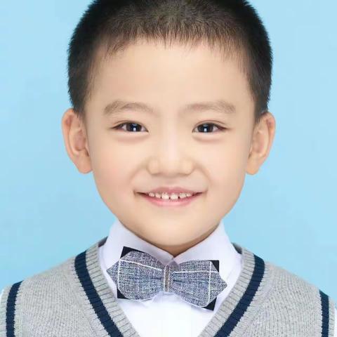 初心见证成长,相伴成就未来——泰林青葵幼儿园大二班王巷霖