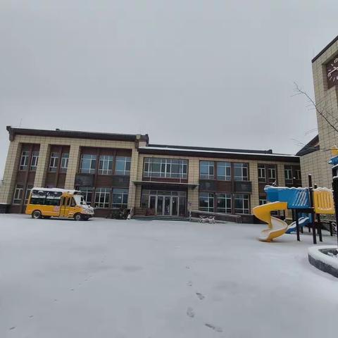 清理积雪，护幼安全—杜庄学区幼儿园铲雪活动纪实